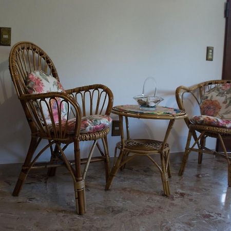 La Casa Di Lory Apartment Vinci Luaran gambar