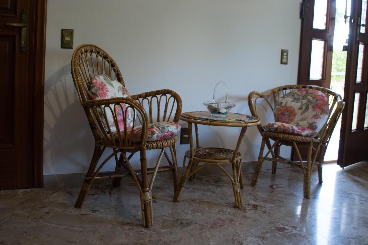 La Casa Di Lory Apartment Vinci Luaran gambar