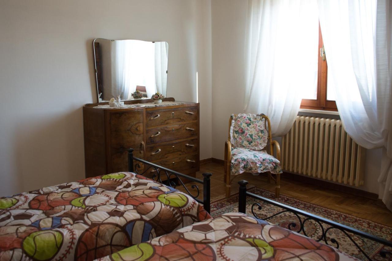 La Casa Di Lory Apartment Vinci Luaran gambar