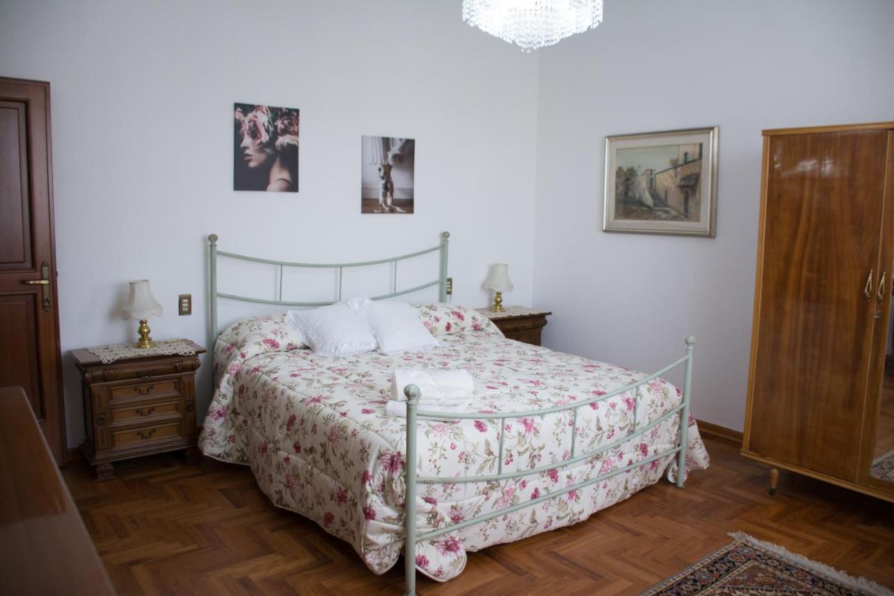 La Casa Di Lory Apartment Vinci Luaran gambar